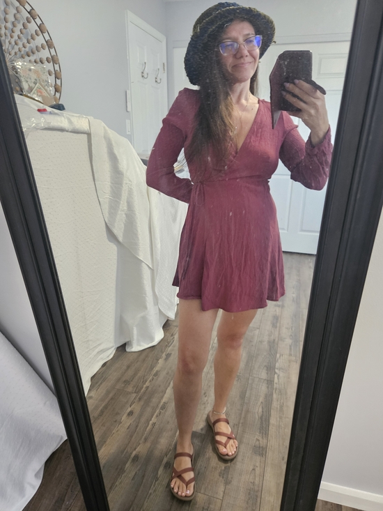 Forever 21 Dresses & Skirts - Women’s Plum V-Neck Long Sleeve Wrap Dress